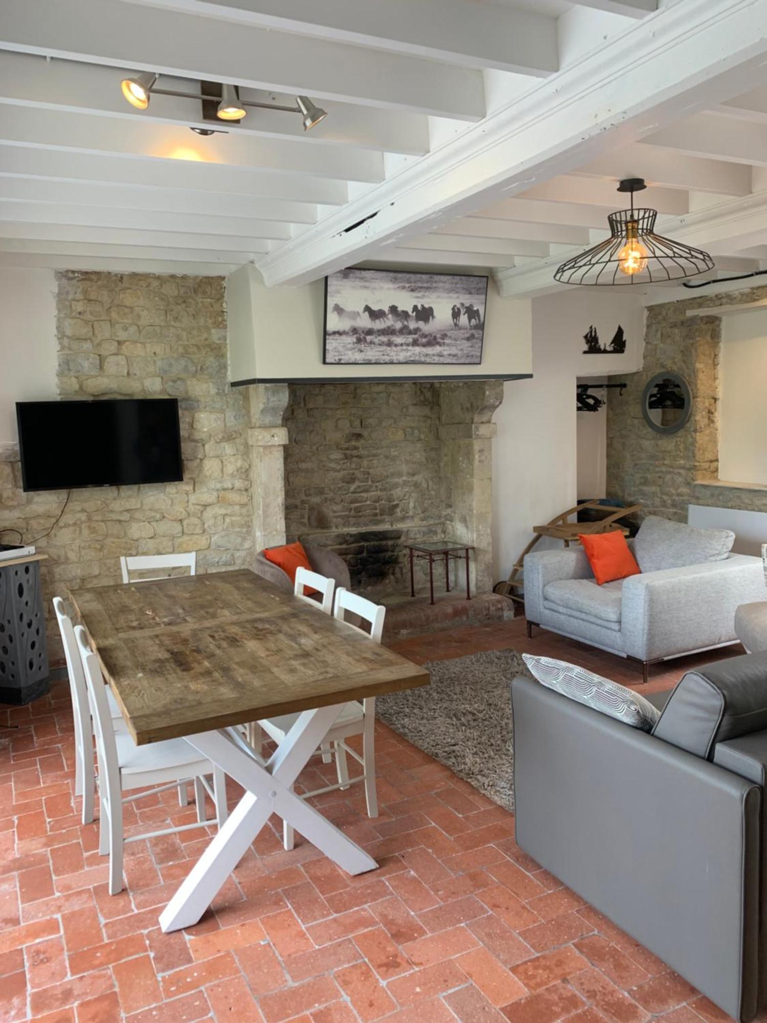 הוילה Comfortable House For 6 Guests In Saint-Come-Du-Mont מראה חיצוני תמונה